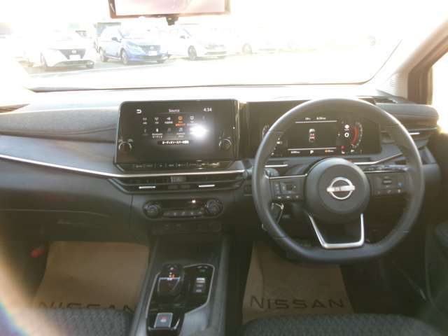 操作しやすい運転席廻り！操作パネルも使いやすい！！ドライブが楽しくなります！