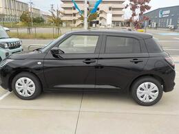 ボディーカラーはスーパーブラックパール☆