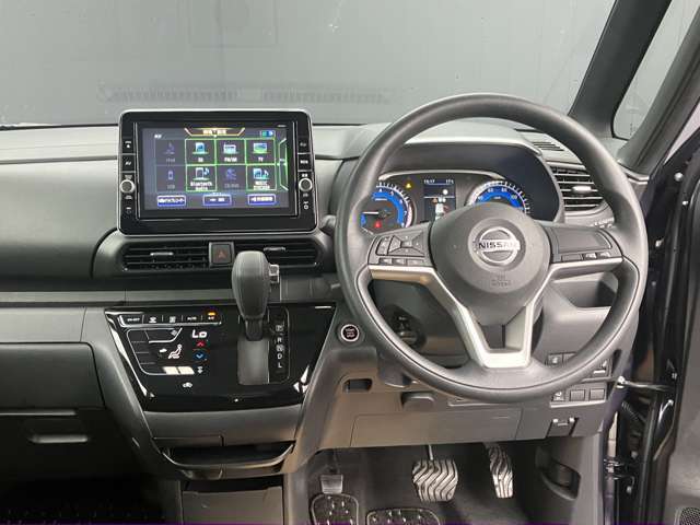 大きなガラスで視界が良く運転しやすいです