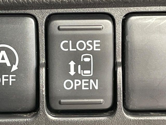 【パワースライドドア】スマートキーや運転席のスイッチでスライドドアの開閉が可能♪電動だから力を入れてドアを開ける必要が無く、小さいお子様でも、重い荷物を持っている時もラクに開け閉めできます♪