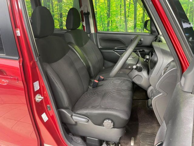 運転席シート廻りは使用感も少なく、良好な状態となっています。丁寧に使われていたことがよくわかりますね。