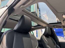 快適性や車内空間の印象に影響する重要なパーツ☆室内高が確保されたルーフは開放感を生み、長時間のドライブでも疲れにくい空間を演出！サンル-フやパノラマル-フが装備されていれば、自然光や風を取り入れます☆彡