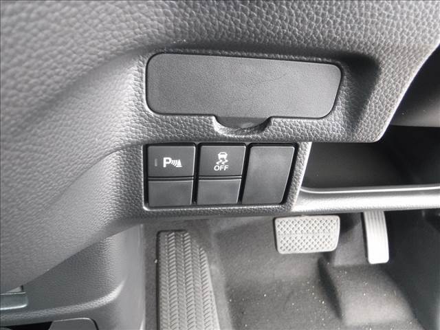 純正ディスプレイオーディオ☆Bluetooth☆Bモニター☆USB電源☆前席シートヒーター☆左側パワスラ☆LEDヘッドライト☆LEDフォグ☆リアパーキングセンサー☆ホンダセンシング☆ACC☆禁煙車☆