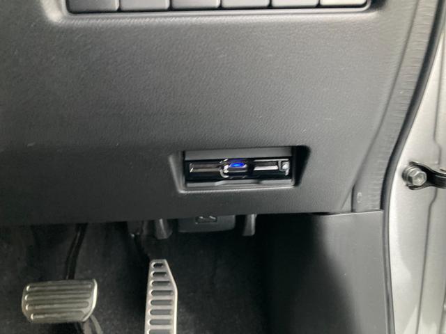 令和3年1月登録　スイフトスポーツ　2型　走行37，110km　左リアフェンダー周辺傷凹み　カーナビ　フルセグ　全方位モニター　衝突被害軽減ブレーキ後退時ブレーキサポート　前後・誤発進抑制機能