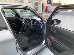 令和3年1月登録　スイフトスポーツ　2型　走行37，110km　左リアフェンダー周辺傷凹み　カーナビ　フルセグ　全方位モニター　衝突被害軽減ブレーキ後退時ブレーキサポート　前後・誤発進抑制機能