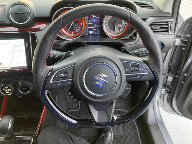 令和3年1月登録　スイフトスポーツ　2型　走行37，110km　左リアフェンダー周辺傷凹み　カーナビ　フルセグ　全方位モニター　衝突被害軽減ブレーキ後退時ブレーキサポート　前後・誤発進抑制機能
