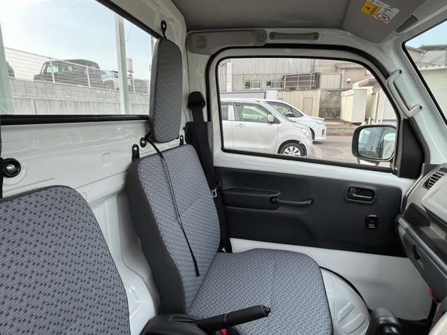 ☆車の保険は買ったところで加入するのがベストです。保険に関しても大手保険代理店をしておりますので安心してお任せください。不慮の事故の際も自社鈑金工場と連携して修理を進めてまいります☆