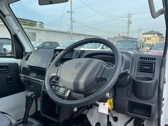 ☆車の保険は買ったところで加入するのがベストです。保険に関しても大手保険代理店をしておりますので安心してお任せください。不慮の事故の際も自社鈑金工場と連携して修理を進めてまいります☆
