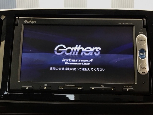 純正メモリーナビ付きです！CD・DVD再生、ワンセグTV視聴、Bluetooth・ミュージックプレーヤー接続可能です！