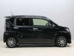 スマートアシスト3　ナビ　フルセグTV　Bluetoothオーディオ　全方位カメラ　ETC　前後ドライブレコーダー　LEDヘッドライト＆LEDフォグ　シートヒーター　スマートキー　禁煙車