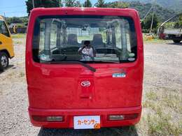 当店ではお仕事に活躍するトラック・バキューム・ダンプ・クレーン車・高所作業車まで各種車両を常時展示しております。