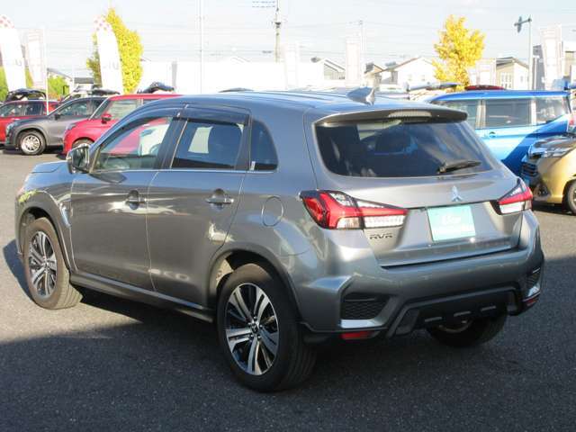 プライバシーガラスなので車内のエアコンの効きも違います♪