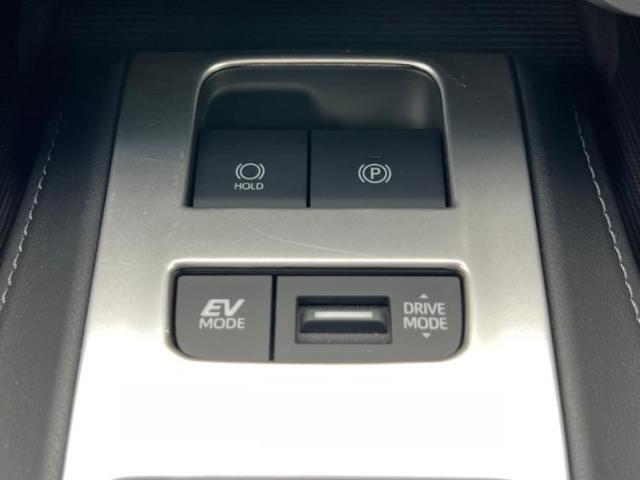 お車に合わせて無料保証以外にも、保証範囲、期間、距離を拡充させた有料保証もご用意しております！中古車の購入が初めてで不安・・・というお客様もご安心ください！