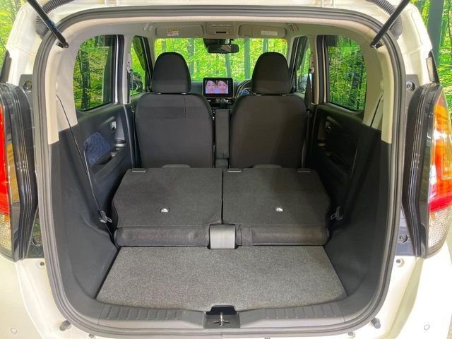 普段のお買い物や通勤、送迎等に十分な荷室スペースを確保しております。セカンドシートを倒すと、大きな荷物の積載も可能です♪
