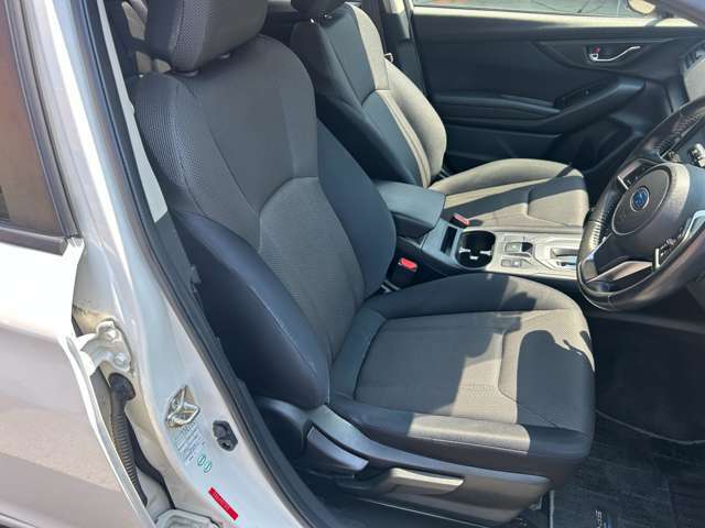納車前には経験豊富な当社整備士が、しっかり点検、整備を致します。エンジンオイルはもちろんのこと、消耗品等もしっかりチェックし、交換しております。車検と同じ検査基準をクリアしてお渡ししております。