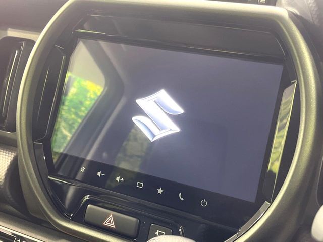 【メーカー純正ナビ】インテリアに溶け込むスタイリッシュな「専用設計」メーカーナビを装備♪視認性や操作性など基本性能にも優れ、より上質なカーライフをお楽しみいただけます。
