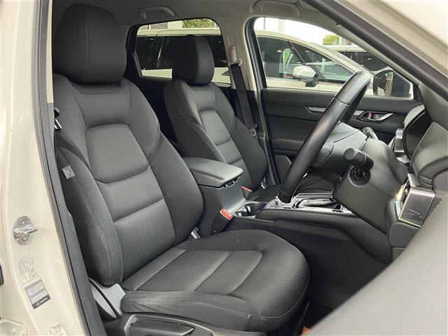 地域密着型店舗として直接買い取りをすることで前オーナーさまの情報はもちろん、想いも一緒に受け取り、プロの目線でしっかりと点検整備をして次のオーナーさまへ届けさせていただいております。