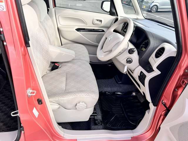 元気で明るいスタッフが丁寧に対応します。とにかくスタッフが明るい！！とても多くのお客様から、お褒めのお言葉、接しやすさでの高評価を頂いています。これからも日々、努力していきます。