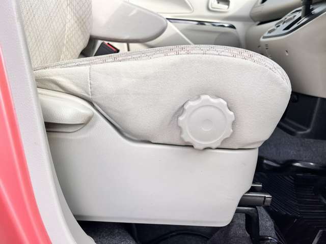 お客様の暮らしに必須なお車を提案し、その後のカーライフを支える。私達はお客様のお役に立ちたい、強い思いで日々仕事をさせて頂いています。おかげさまで12店舗となりました。これからも努力を続けていきます。