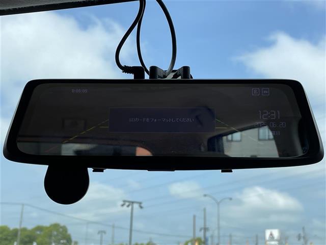 大きくて見やすいので、後方を見るときも安心です！