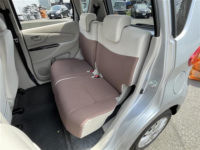 後席もゆったりドライブを楽しめます。ガリバーでご購入いただきましたら、内外装はプロこだわりのクリーニングで清潔なおクルマでご納車させていただきます！店舗での現車確認も承っています！