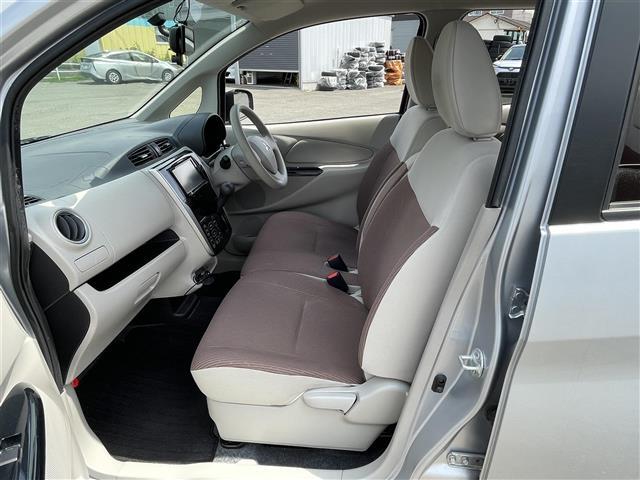 きれいな助手席なので家族や友だちに乗ってもらっても安心です！