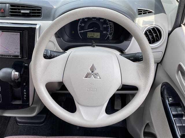 軽い力で扱いやすいハンドルです。目立つ傷やスレなどなく綺麗な状態です！除菌プランいれていただくとさらに快適に！清潔なお車はお子様にも安心ですね！