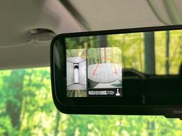 【アラウンドビューモニター】専用のカメラにより、上から見下ろしたような視点で360度クルマの周囲を確認することができます☆死角部分も確認しやすく、狭い場所での切り返しや駐車もスムーズに行えます。