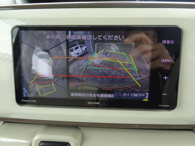 全方位モニター付きで駐車が苦手な方のアシストします　ダイハツムーブキャンバス