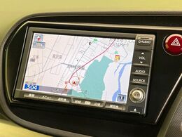 【純正ナビ】人気の純正ナビを装備。オーディオ機能も充実しており、Bluetooth接続すればお持ちのスマホやMP3プレイヤーの音楽を再生可能！毎日の運転がさらに楽しくなります！！