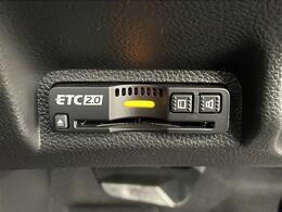 【ETC】有料道路を利用する際に料金所で停止することなく通過できる、ETC車載器（ノンストップ自動料金収受システム機器）が装備されています。セットアップを行うことで利用可能になります。