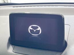【ナビゲーション】目的地までしっかり案内してくれる使いやすいナビ。Bluetooth接続すればお持ちのスマホやMP3プレイヤーの音楽を再生可能！毎日の運転がさらに楽しくなります！！