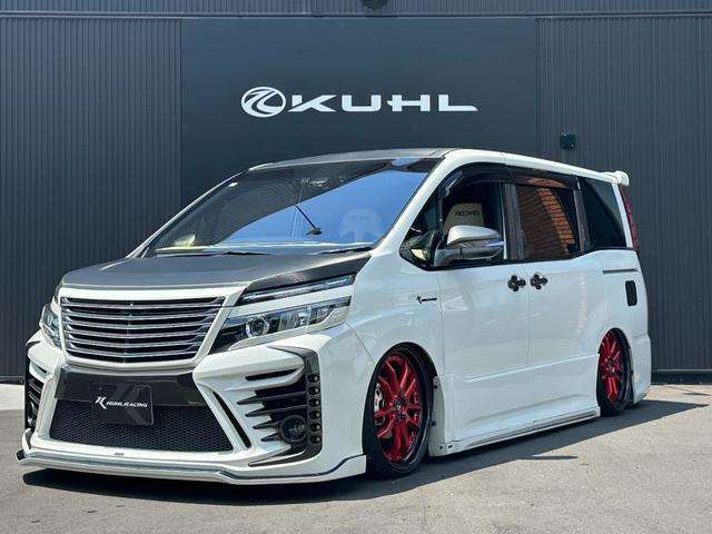 KUHL特選車入庫しました！カスタムパーツ多数の非常にカッコいい車両になります！内外装こだわりのカスタムを施しております。カスタムカーイベントに出展しても負けを劣らない車両になります！