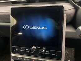 【9.8インチ　ディスプレイオーディオ】大画面のディスプレイはAppleCarPlayやAndroidAutoが利用可能。大きな画面でスマホナビアプリ等が利用いただけます♪