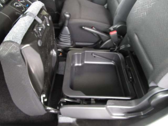 安心の運輸局認証整備工場で国家資格を持った専門スタッフが点検・整備を実施後、ご納車いたします。もちろんアフター（修理・車検・鈑金塗装）も安心してお任せ下さい。お問い合わせは⇒096-275-5330まで☆