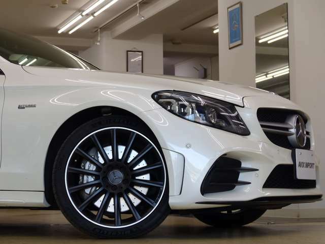 Mercedes-AMG用に最適化した専用9G-TRONICを搭載し、ダイナミックで快適な走りを実現！！　大出力に対応すべくAMGライドコントロールスポーツサスペンションや