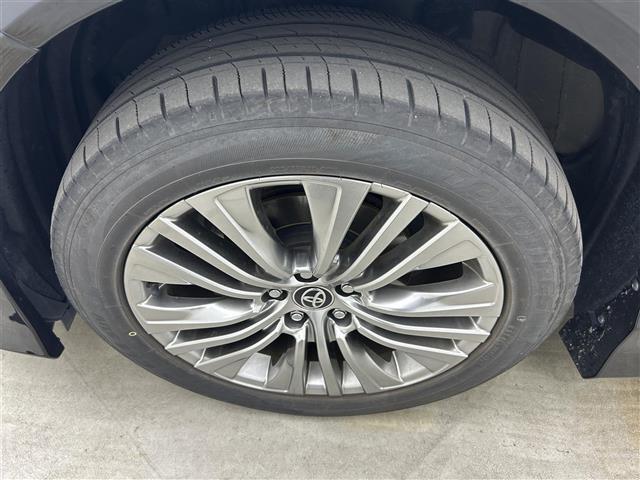 【タイヤ・ホイール】『タイヤ/ホイール周辺』の画像になります。写真の内容に関してご不明点、ご質問等がございましたらお気軽にガリバー店舗までお問い合わせください。