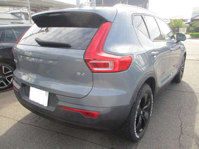 長さ442cm幅187cm高さ166cm！2000cc！48Vハイブリッドシステム！！