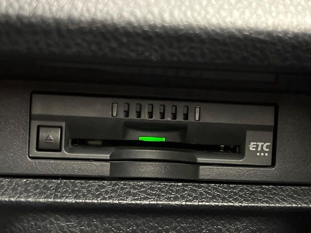 【ETC】高速道路の料金所をストレスなく通過！話題のスポットやサービスエリアに多い「スマートIC」利用時は必須のアイテムです。当店でセットアップを実施、ご納車当日からすぐにご利用いただけます！