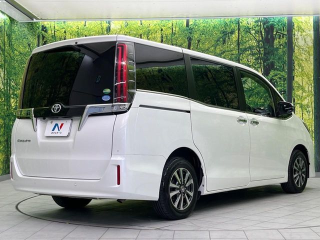 大好評のボディコーティング「弾スプラッシュコート」もご納車までに施工可能。通常のガラスコートと異なる、耐久年数6年の無機質ガラスコーティングが、ボディをキレイな状態に保ってくれます。