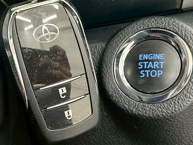 【スマートキー】車内へのアクセスやエンジン始動が楽々に行える今や必須アイテムのキー複製防止の「イモビライザー」まで備わっております