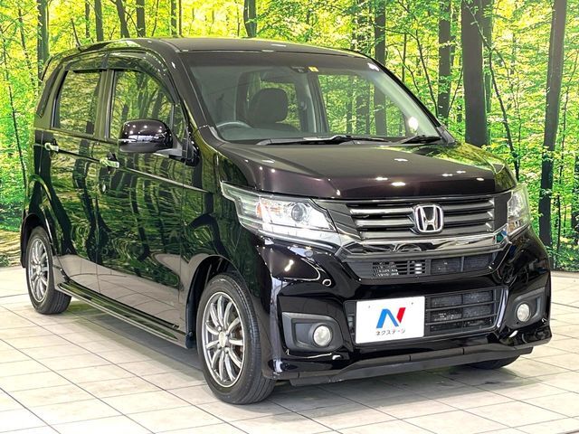 大好評のボディコーティング「弾スプラッシュコート」もご納車までに施工可能。通常のガラスコートと異なる、耐久年数6年の無機質ガラスコーティングが、ボディをキレイな状態に保ってくれます。