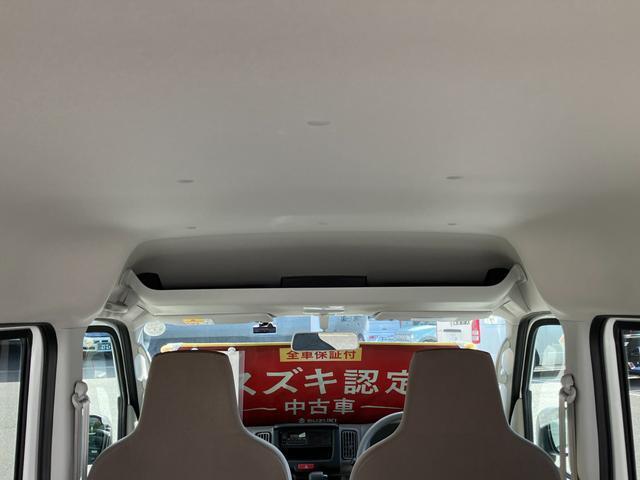 車検整備付メンテナンスパックの整備内容は・エンジンオイル・オイルフィルター・冷却水交換、ブレーキ分解、清掃、給油、調整作業、下回り洗浄作業が含まれております。車検にかかる法定費用は別途頂戴致します。