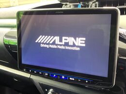 【大画面ナビ】人気の大型9インチナビを装備。存在感のある大画面はインパクト大！ナビ利用時のマップ表示は見やすく、テレビやDVDは臨場感がアップ！いつものドライブがグッと楽しくなります♪