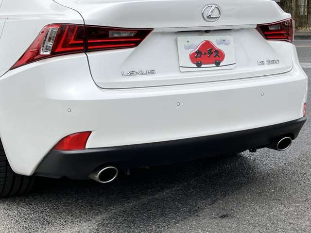 「コーナーセンサー」　車の周りにぶつかりそうなものがあると知らせてくれます！