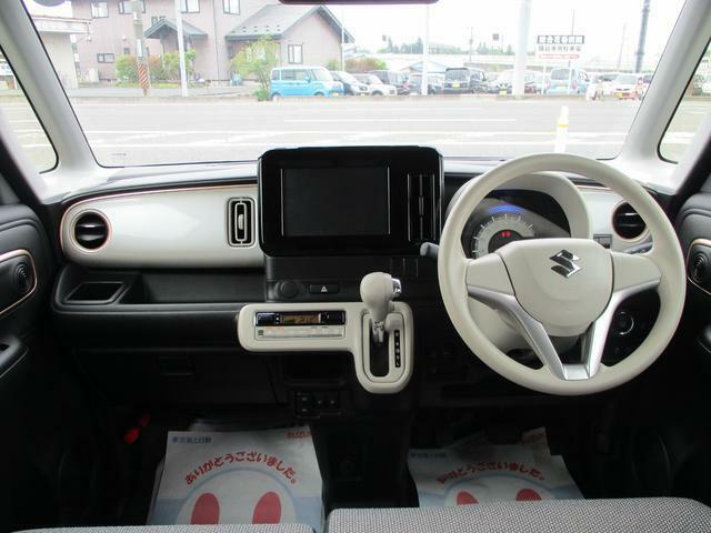 見晴らしがよく開放的な車内。視界も良好でストレスなく快適なカーライフを過ごせます。