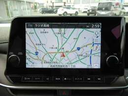 Nissan connect ナビゲーションシステム（9インチワイドディスプレイ、ハンズフリーフォン、Bluetooth対応、Apple CarPlay・AndroidAuto連携機能、iPod対応）NissanConnectサービスには別途申込が必要です。