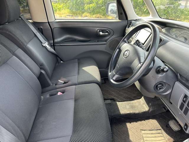 運転席シートもきれいな状態を維持しております。