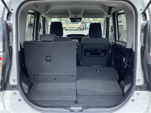 乗せる人数、荷物によってシートをアレンジすれば、ダンボールなどの大きい荷物や、釣り具などの長尺物も載せられそうですね！
