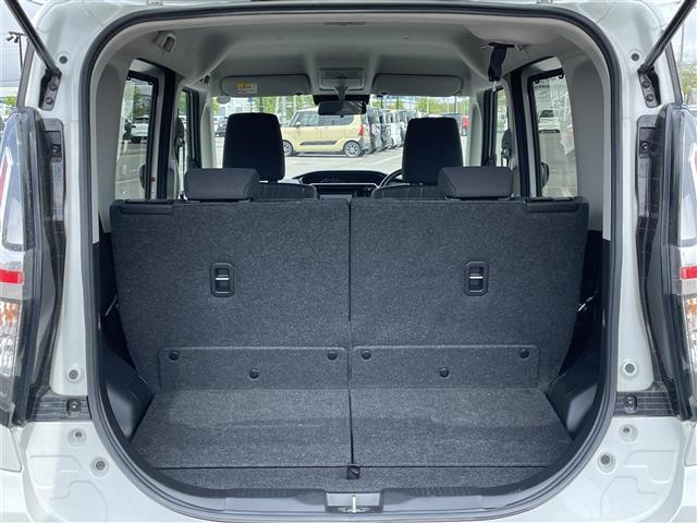 積み込みやすくて、たっぷり積める荷室です。シートアレンジできるものは、乗車人数と荷物の量や大きさによってシートを動かすことができるので、より快適なドライブが可能です！